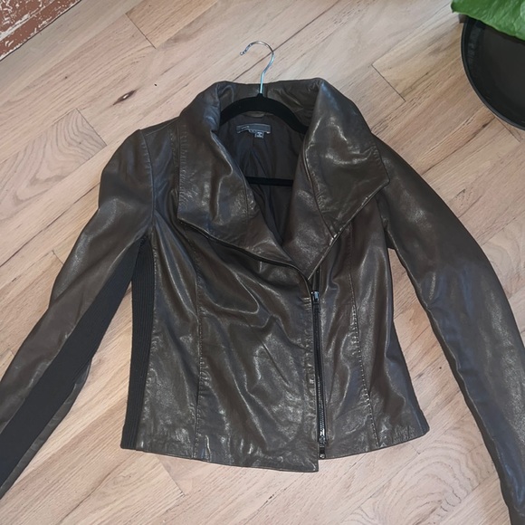 Vince size small Scuba leather jacket. Mint condition - Picture 2 of 7